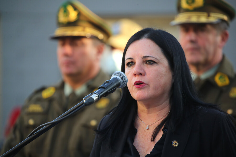 Contraloría concluye que Steinert actuó fuera del marco legal al solicitar antecedentes a la PDI y reabre debate político sobre su gestión