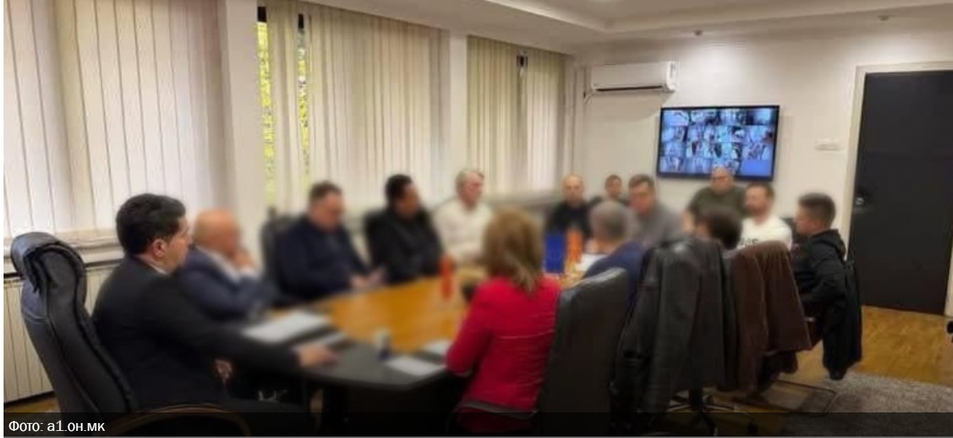 Директорот ги „шпионира“ вработените во АХВ со камери?