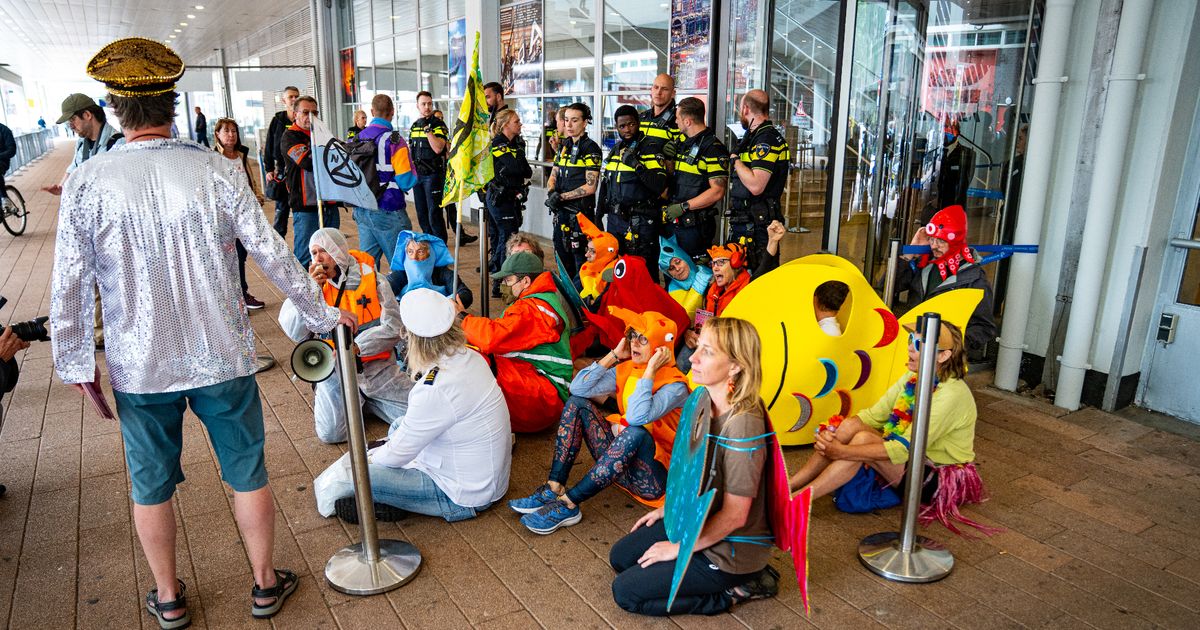 Extinction Rebellion blokkeert Cruise Terminal: vier actievoerders aangehouden