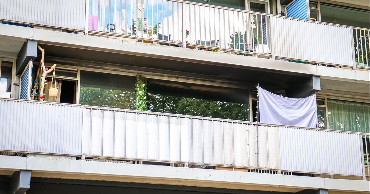Brand in seniorenflat, meerdere woningen ontruimd vanwege veel rook