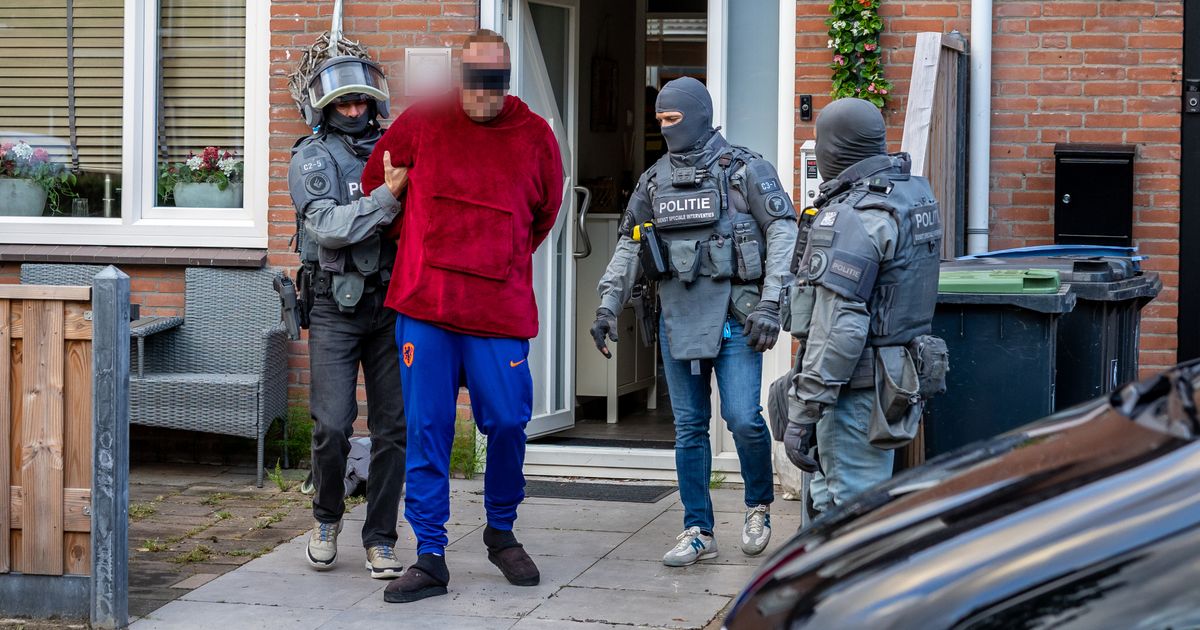 10 aanhoudingen na invallen in grote drugszaak: cash geld, crypto, dure horloges en boot in beslag genomen