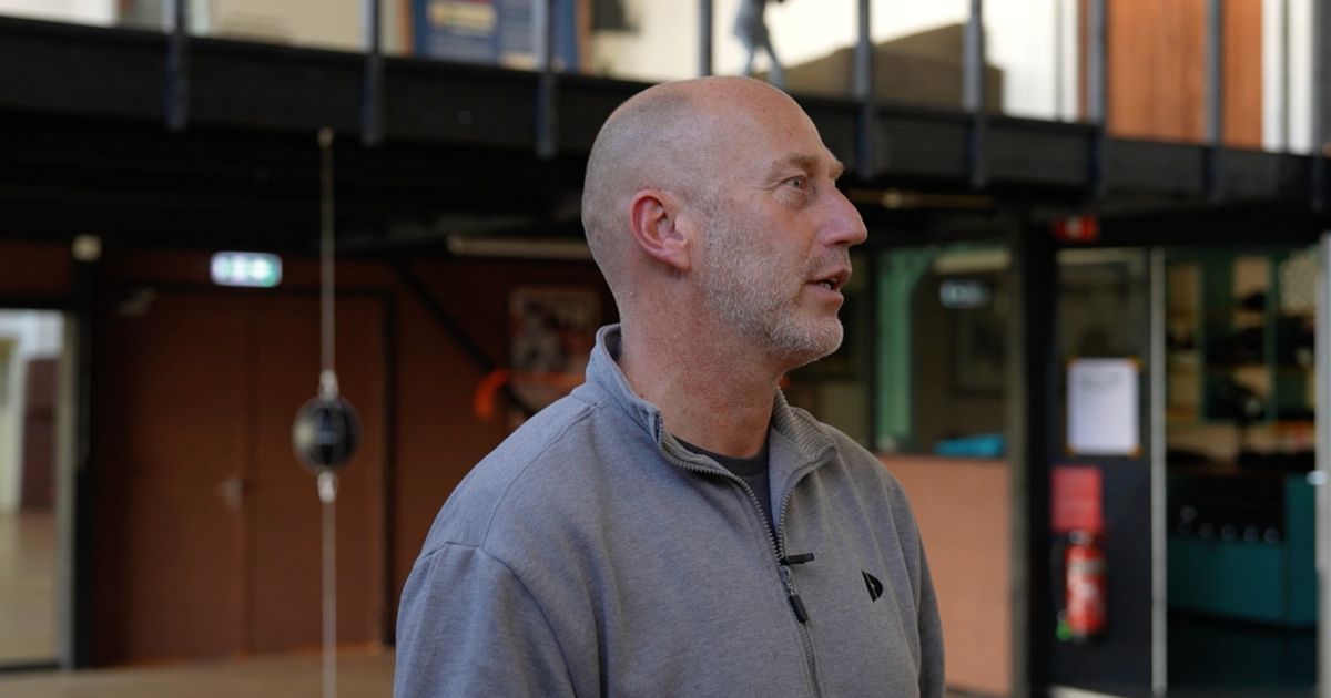 Arjan Erkel zat vijftien maanden opgesloten in een gat onder de grond: ‘Soms wilde ik liever dood’