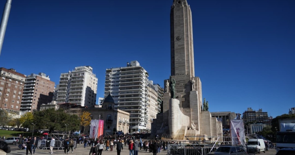 Comenzaron los cortes y desvíos de tránsito por el acto del Día de la Bandera en el Monumento y la llegada de Milei a Rosario
