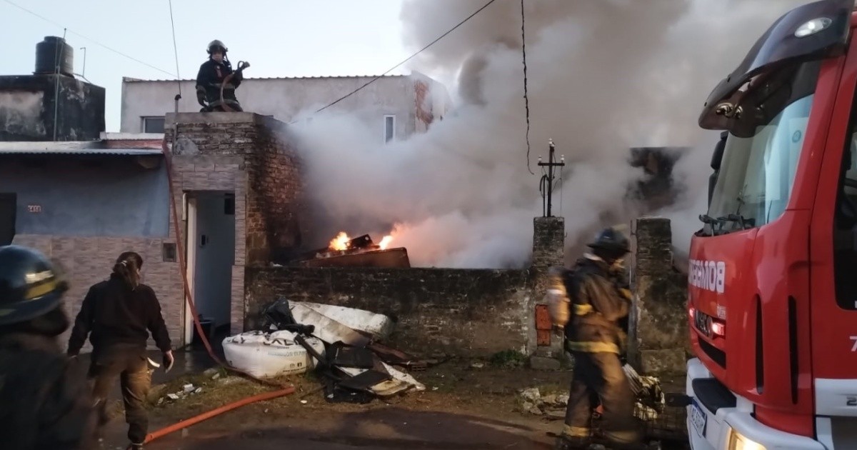 Un video revela que el impresionante incendio en la casa de un acumulador fue intencional
