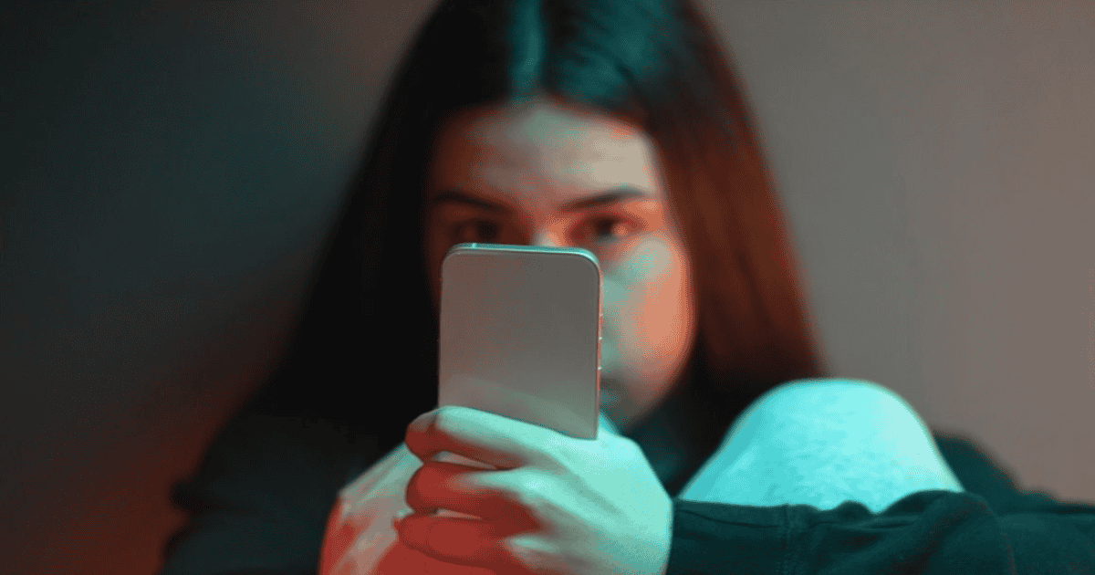 La historia de Ema, una adolescente que se quitó la vida, impulsa ley pionera contra la violencia digital en Santa Fe
