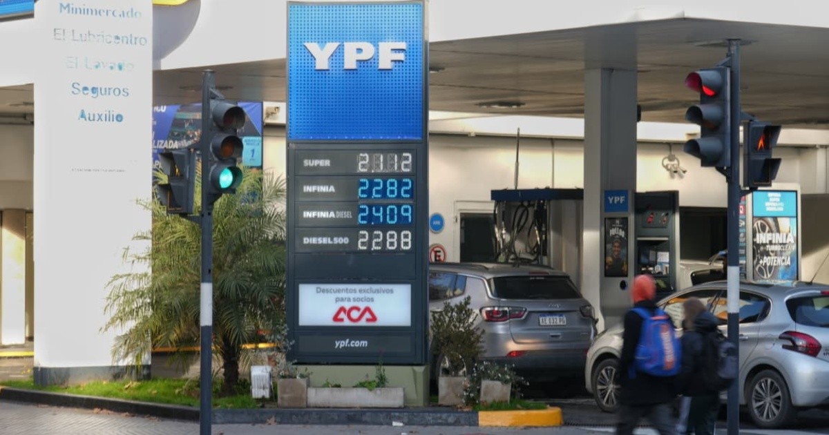 Julio llegó con nuevo aumento de nafta a Rosario: ¿cuánto cuesta llenar el tanque?