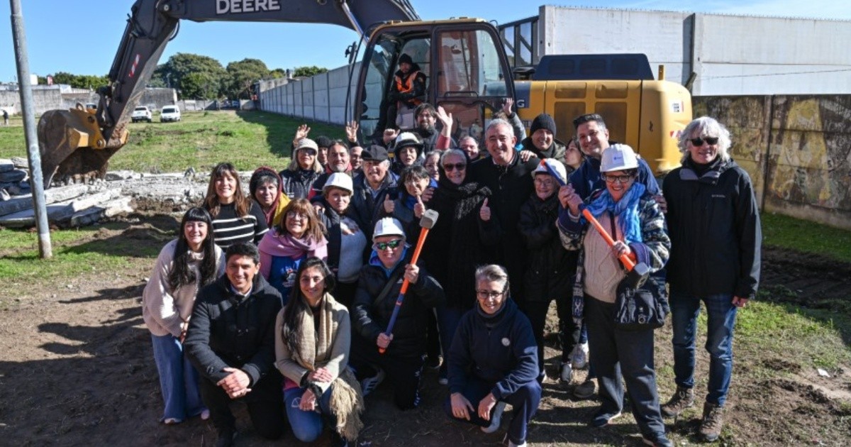 Comenzaron los trabajos de apertura de calle Andrade, clave para integrar barrio ATE: "Apenas se tiró el muro, ya vimos Oroño"