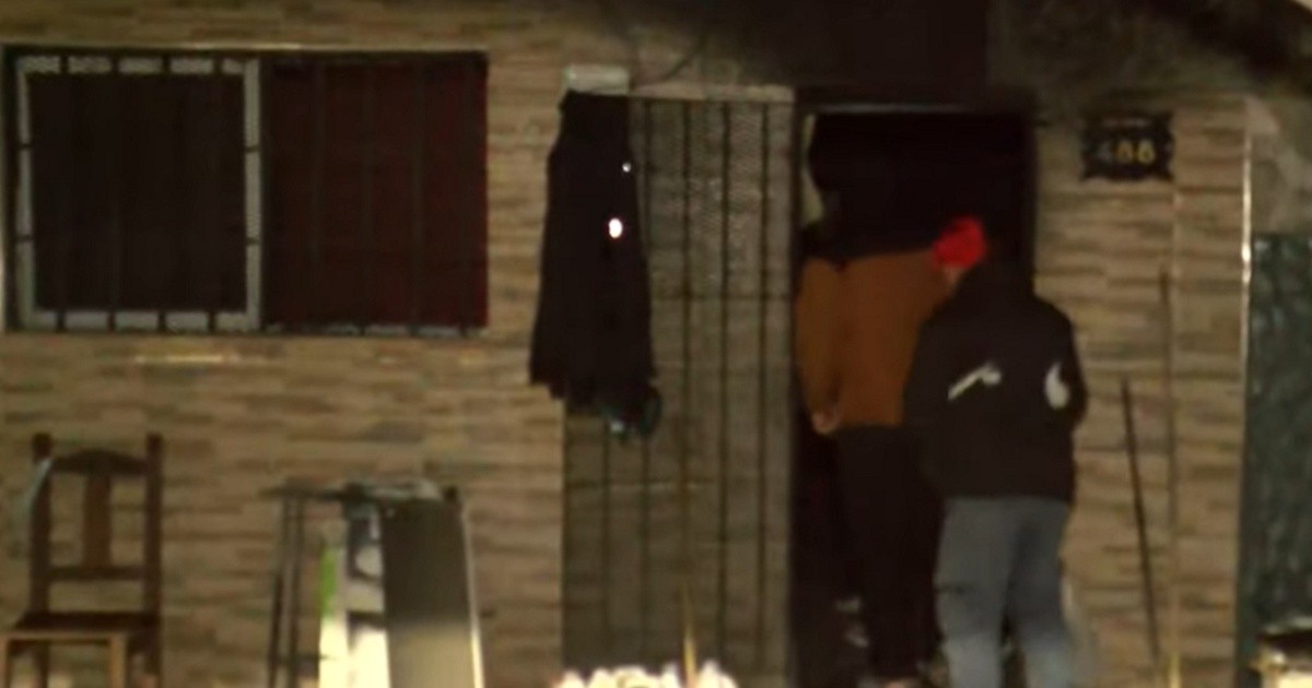 Un incendio destruyó la casa de una familia y también el vestido de 15 de una adolescente