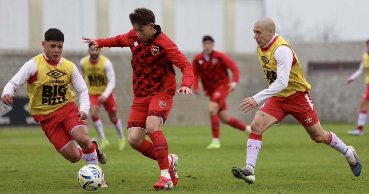 Newell's sumó minutos de fútbol ante Argentinos Juniors: cayó en el primer amistoso y empató el segundo