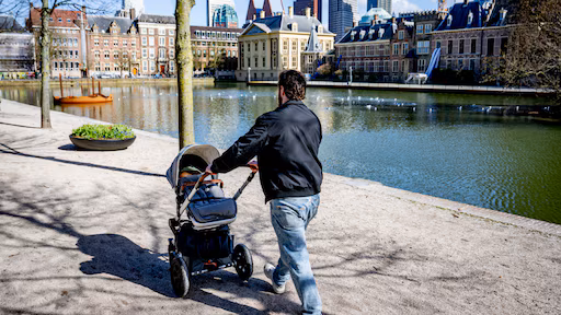 Lekker vaderen: bijna alle vaders nemen verlof op na geboorte kind