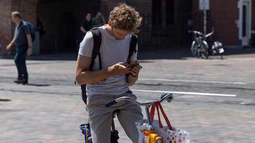 Niet tegenop te trappen: klopt de reistijd voor fietsers op Google Maps wel?