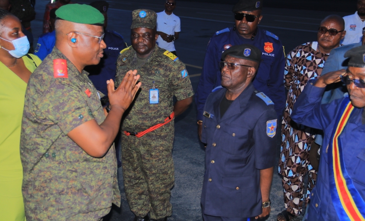 Ituri : le nouveau Gouverneur militaire accueilli chaleureusement à Bunia par la population qui lui place ses espoirs pour la paix