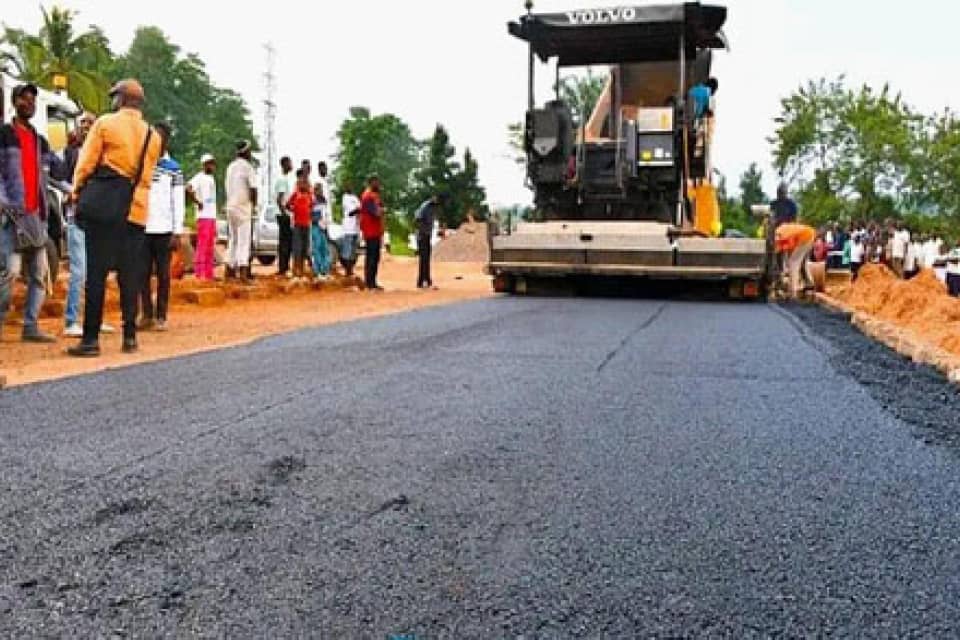 Kasaï : Crispin Mukendi annonce l’asphaltage de 50 kms de routes supplémentaires
