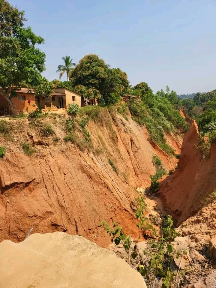 Kananga : le PURUK entreprend des études topographiques sur le site érosif de Kamwandu