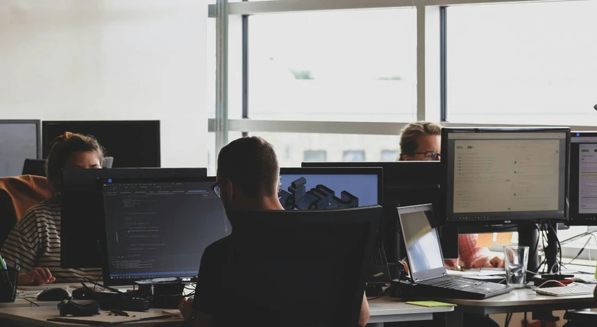 Após avanços e recuos. Quais as mudanças que estão em causa na lei laboral?