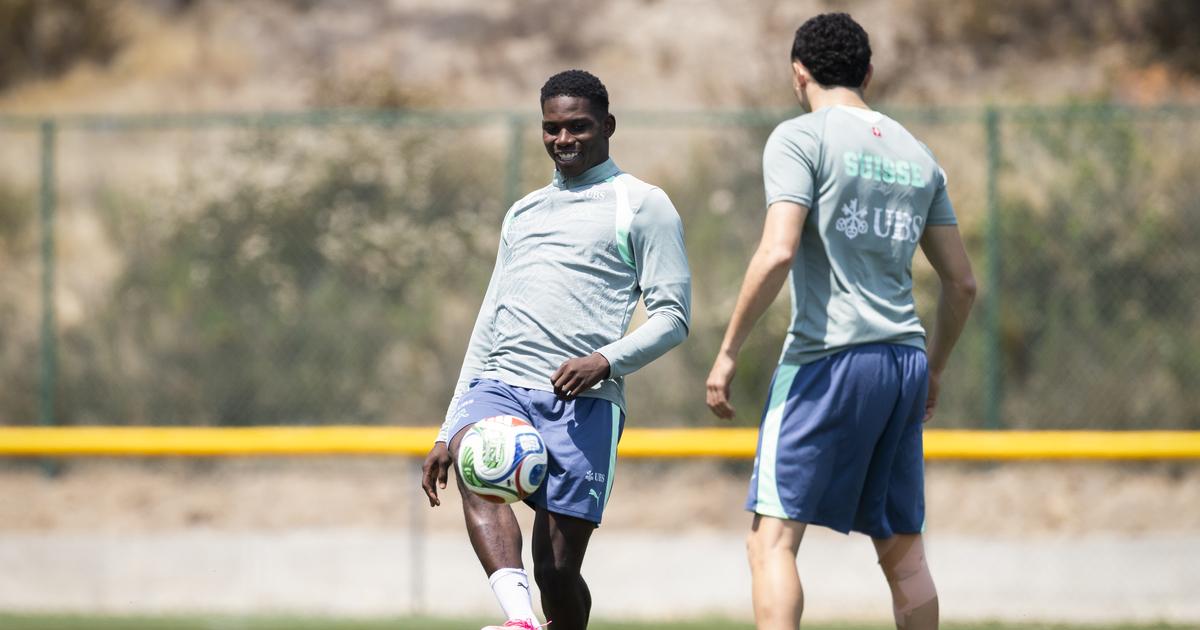 L'équipe masculine suisse de football s'entraîne San Diego, en Californie, avant la Coupe du Monde [© KEYSTONE / PETER KLAUNZER - PETER KLAUNZER]