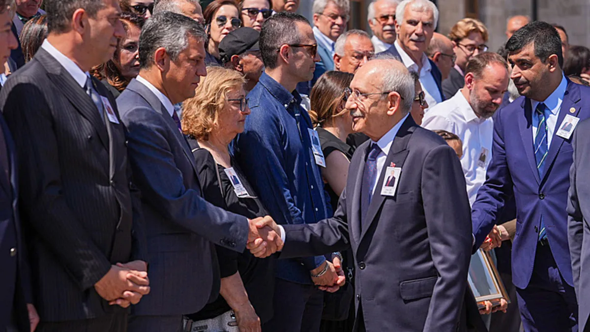 Kılıçdaroğlu ve Özgür Özel, butlan kararı sonrası ilk kez karşı karşıya! Ali Mahir Başarır detayı dikkat çekti