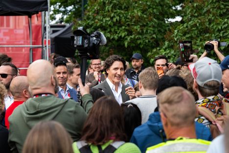 El orador principal de Suomi-Areena fue recibido como una superestrella: Justin Trudeau pronunció su esperado discurso ante un Raatihuoneenpuisto lleno