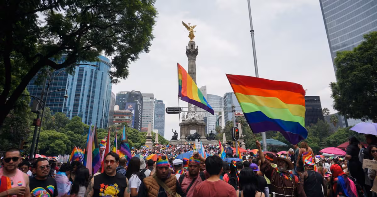 Marcha LGBT sí llegará al Zócalo: así convivirá con protestas y Fan Fest en CDMX