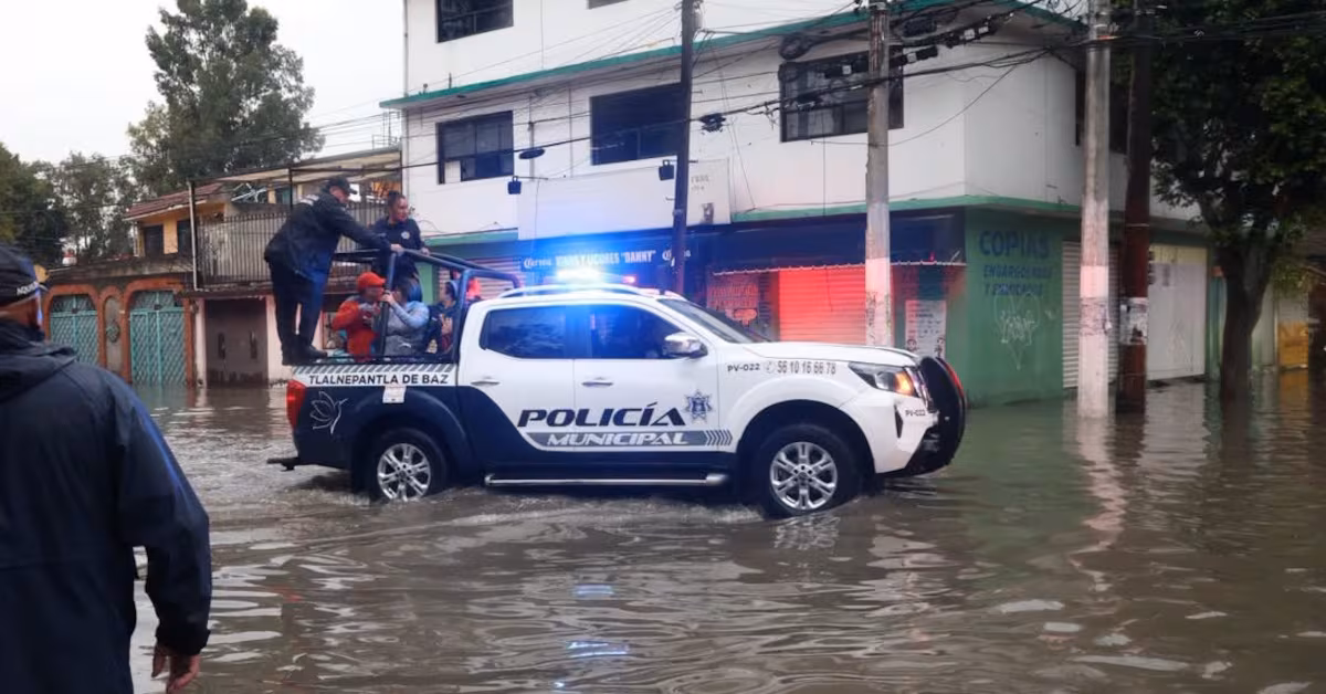 Tlalnepantla bajo el agua: inundaciones golpean a Los Reyes Ixtacala