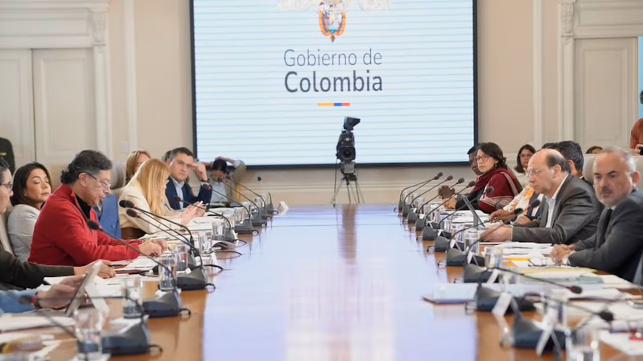 Petro señaló a la CRC de censurarlo con fines políticos: “Que el pueblo de Colombia no sepa el éxito de este gobierno”
