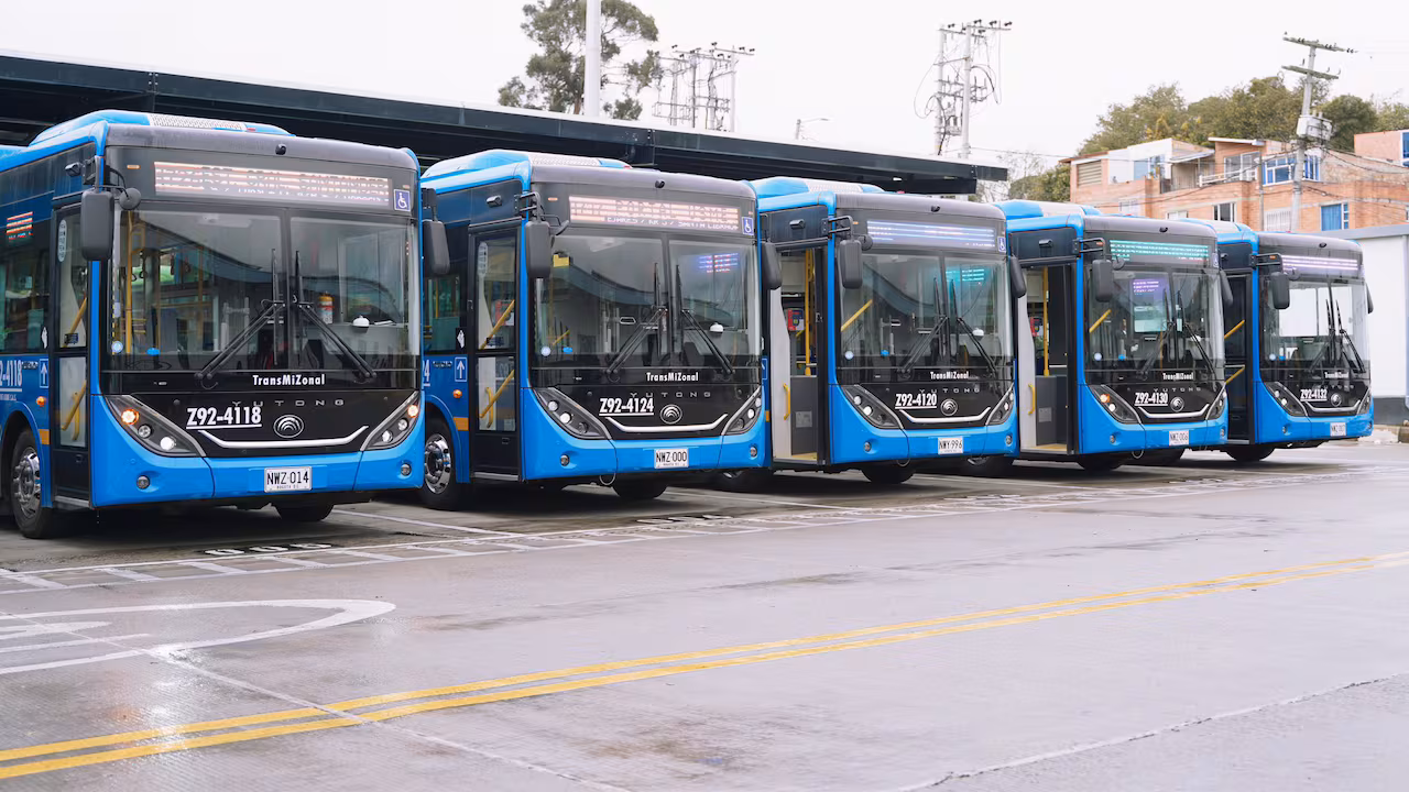 Así son los 21 nuevos buses eléctricos que llegaron a Bogotá y beneficiarán a los habitantes del sur de la ciudad
