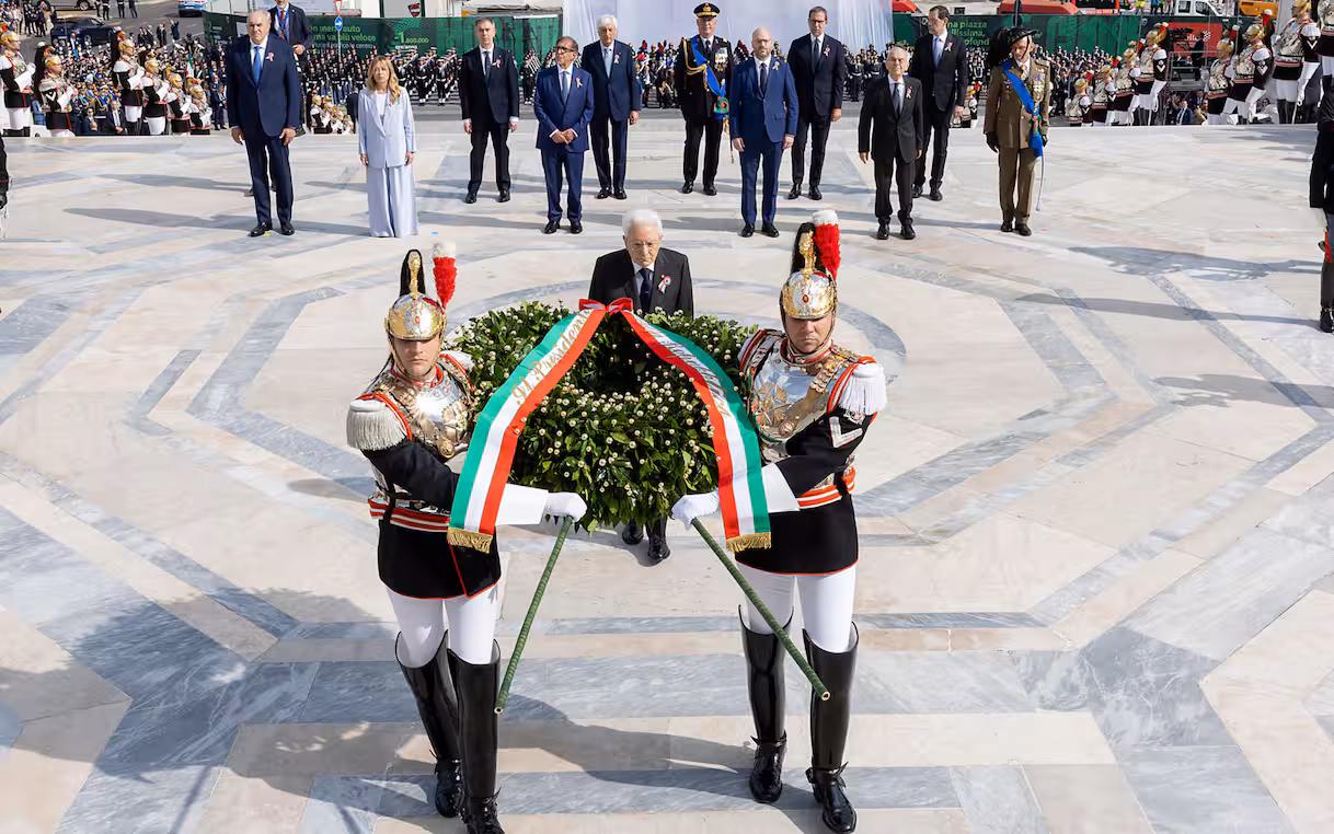 Festa della Repubblica, il presidente Mattarella: “La Costituzione è nostra casa comune”