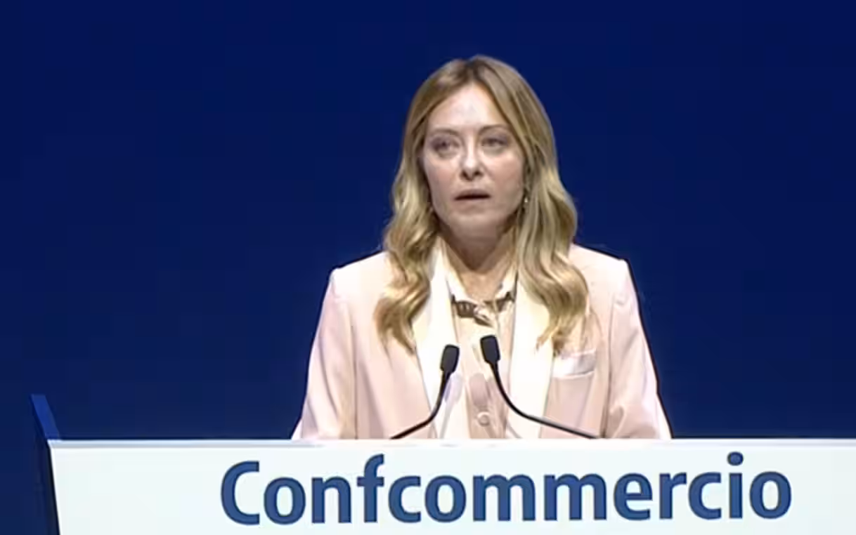Meloni all'assemblea di Confcommercio: “Ridurre tasse su ceto medio. No alla patrimoniale”