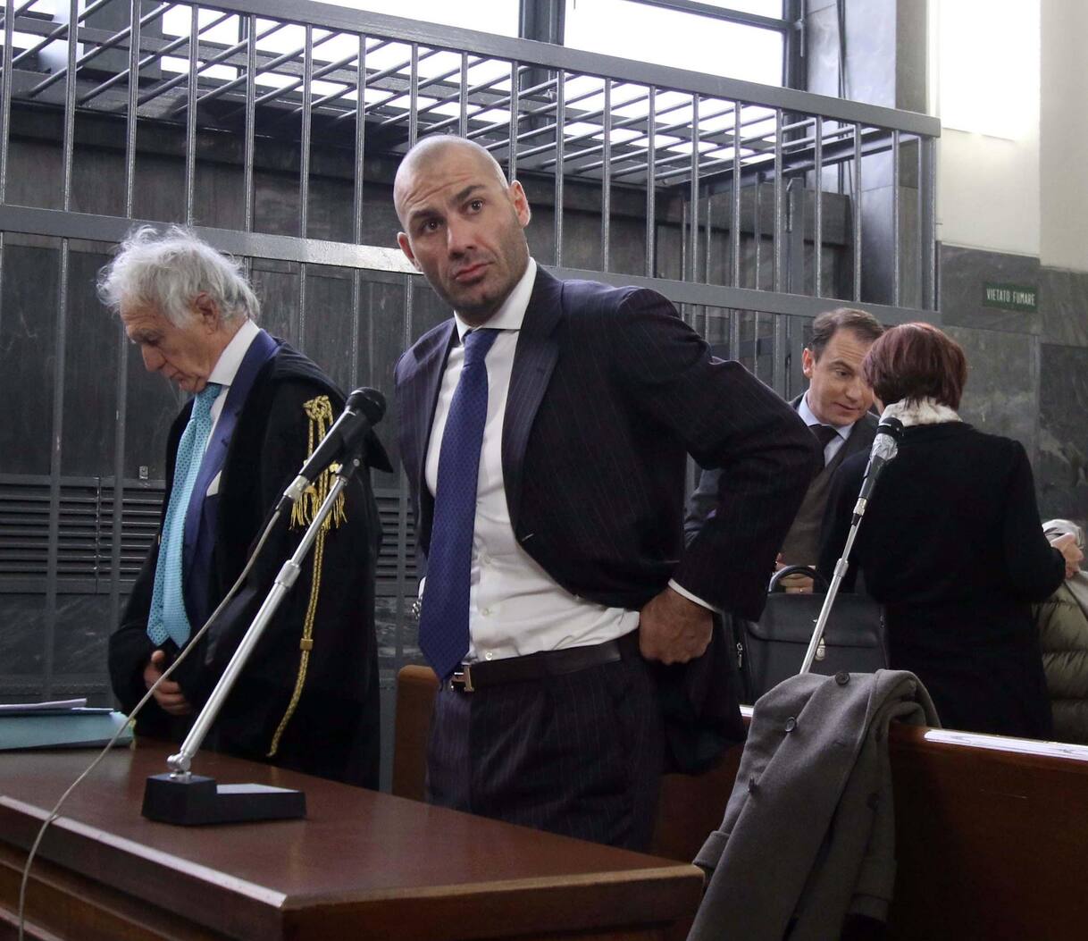 Riccardo Bossi condannato per maltrattamento della madre e truffa allo Stato