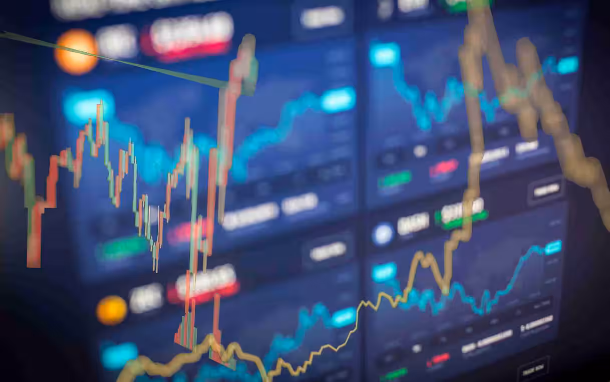 Borse, i titoli tech affossano l'Asia. Milano la piazza peggiore in Europa