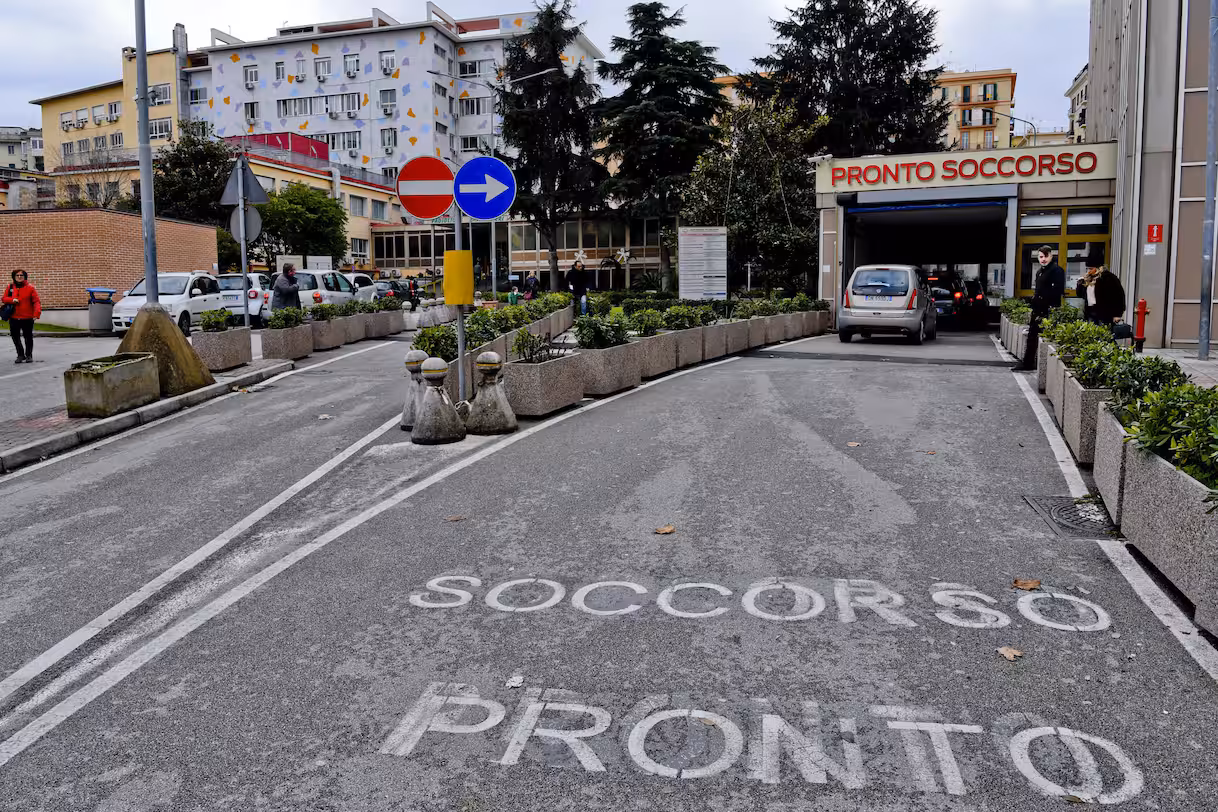 Salerno, bambino di 11 anni investito da un'auto pirata: è grave