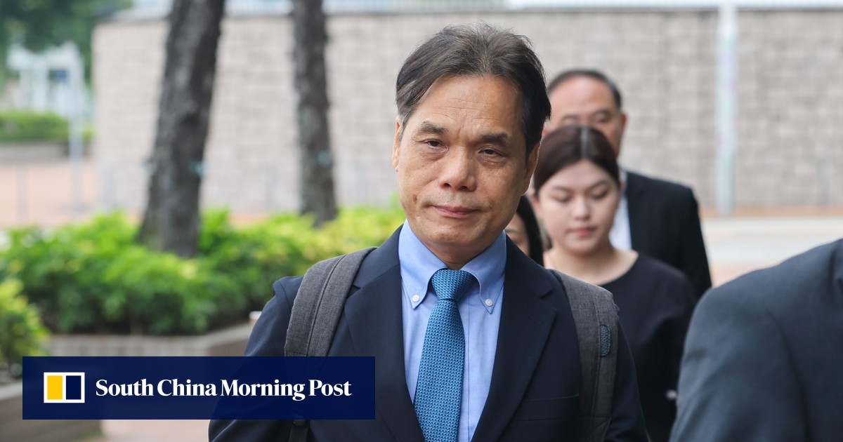 Andy Ku (centre), a senior maintenance surveyor for the Housing Bureau’s Independent Checking Unit, at City Gallery in Central for the hearing. Photo: Edmond So