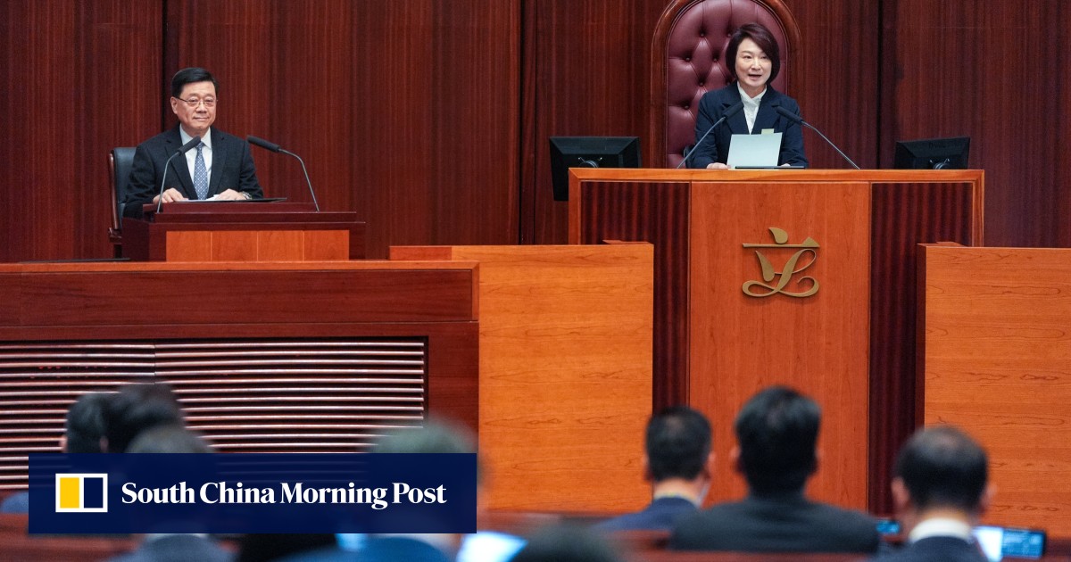 Legislative Council president Starry Lee, right, has urged officials to respect lawmakers’ dissenting views amid a recent rise in government pushback. Photo: Eugene Lee