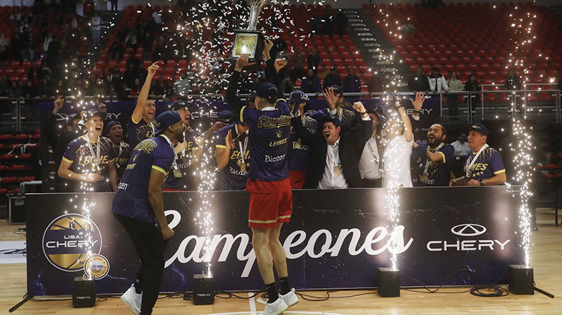 14m Los Leones venció a Español de Osorno y se coronó como bicampeón del básquetbol chileno