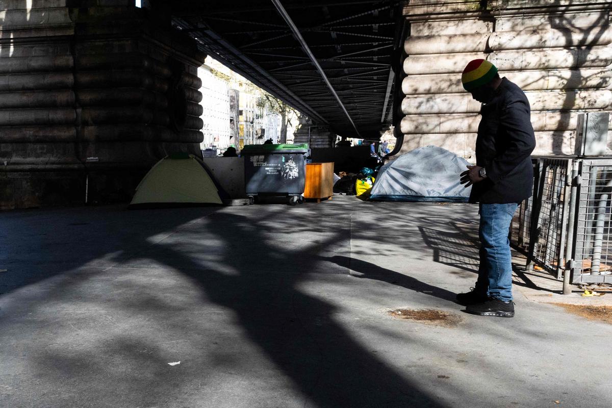L’envoi des migrants en régions, un levier « efficace » mais qui mérite d’être « optimisé », selon la Cour des comptes