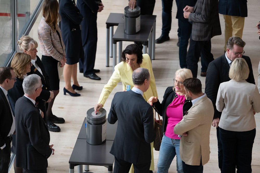 LiveBundespolitik:Bundestag stimmt für Tankrabatt