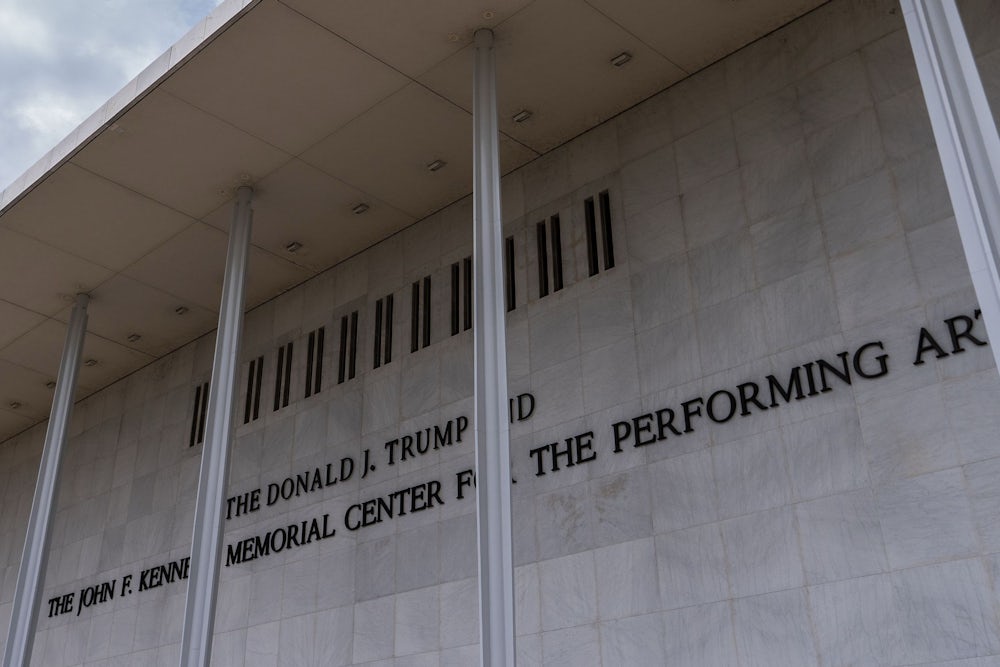 LiveUSA:Trumps Name muss vom Kennedy-Center entfernt werden