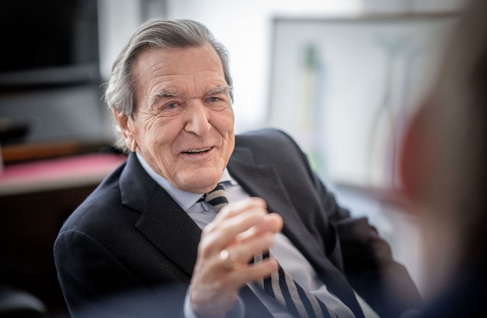 Live:Umfeld bestätigt: Schröder in Moskau