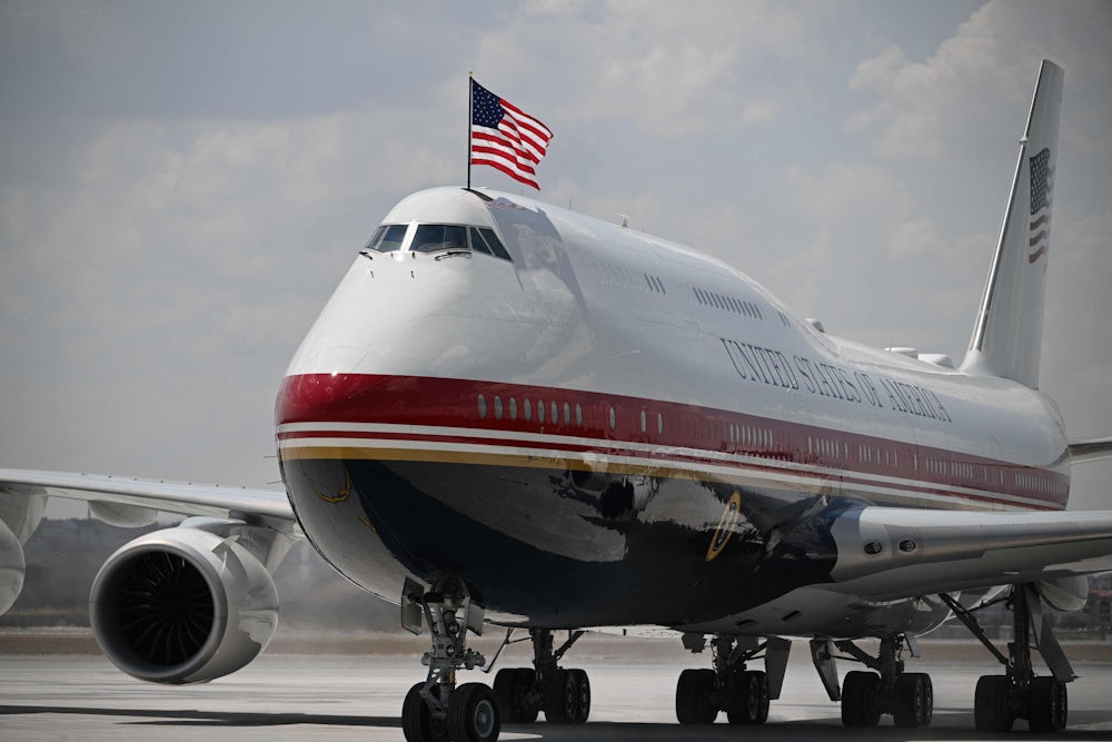 Sicherheitsbedenken bei neuem Flugzeug: Trump nutzt älteres Flugzeug