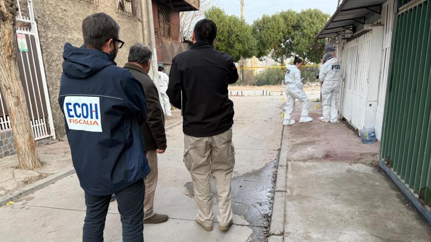 Mujer muere tras ser baleada dentro de su casa en Pudahuel: su pareja quedó con lesiones