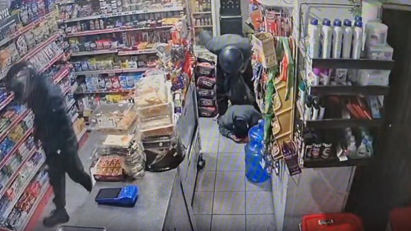 Violento robo a minimarket en Quilicura: obligaron al trabajador a permanecer boca abajo mientras robaban