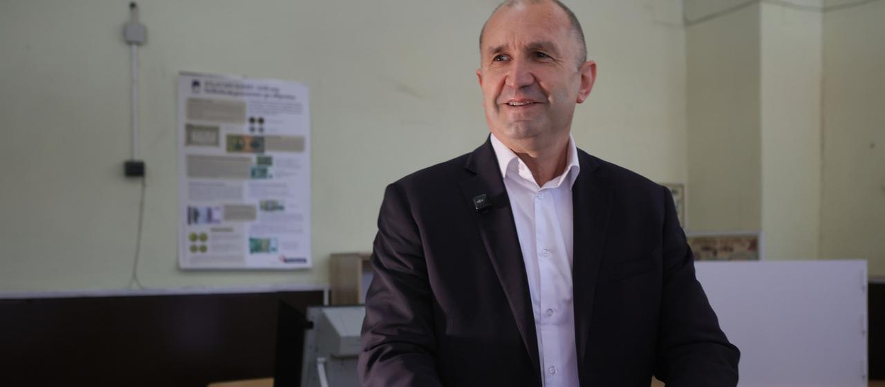 Parlamentswahl in Bulgarien Bündnis von Ex-Präsident Radev laut Prognose vorn