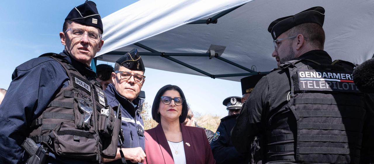 Einwanderung über Ärmelkanal Frankreich und Großbritannien schließen Migrationspakt