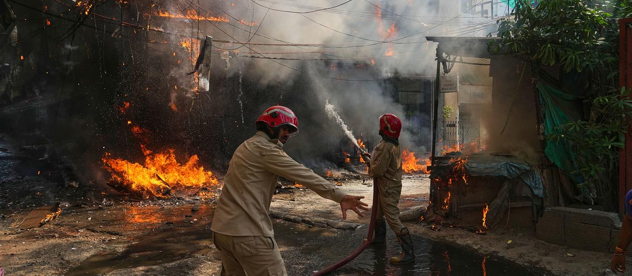 Indien Mehr als 20 Tote bei Großbrand in Neu-Delhi