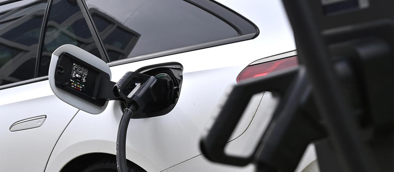 Steigende Nachfrage Wieso immer mehr Deutsche auf Elektroautos setzen