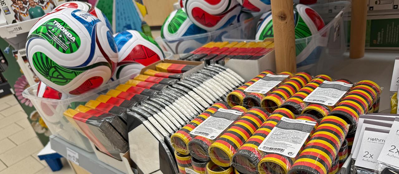 Weltmeisterschaft Handel hofft auf Fußball-Euphorie gegen Konsumflaute
