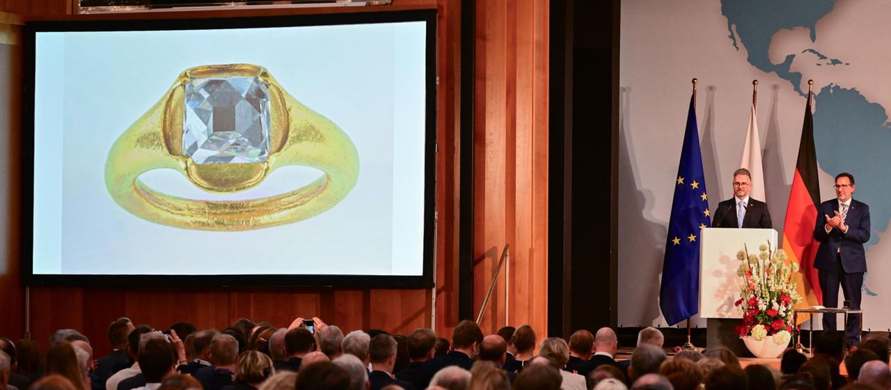 NS-Raubgut Deutschland gibt geraubte Kulturgüter an Polen zurück