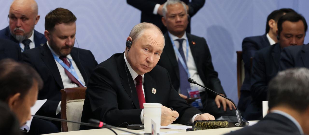 Ölraffinerie getroffen Großangriff auf Ziele in Moskau - und Putin schweigt