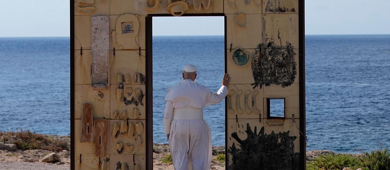 Papst Franziskus auf Lampedusa: "Habt den Mut, anders zu denken