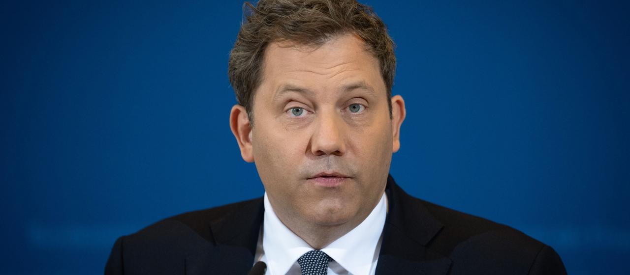 Haushaltsentwurf Klingbeil will auch beim Klimafonds sparen